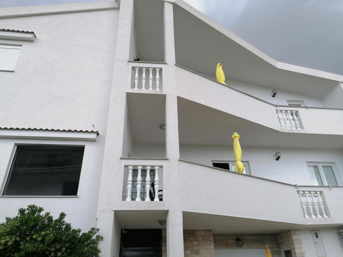Apartments Dario Паг Экстерьер фото